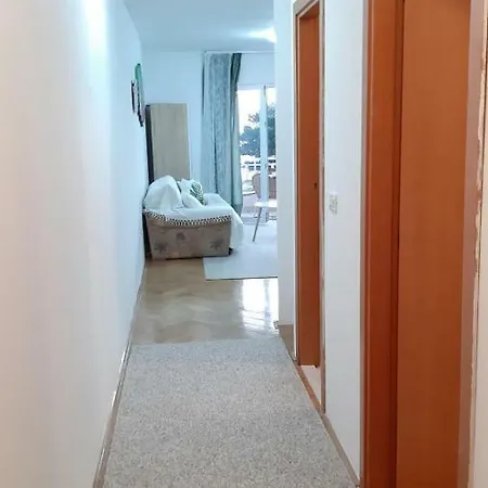 Tomi Apartmán